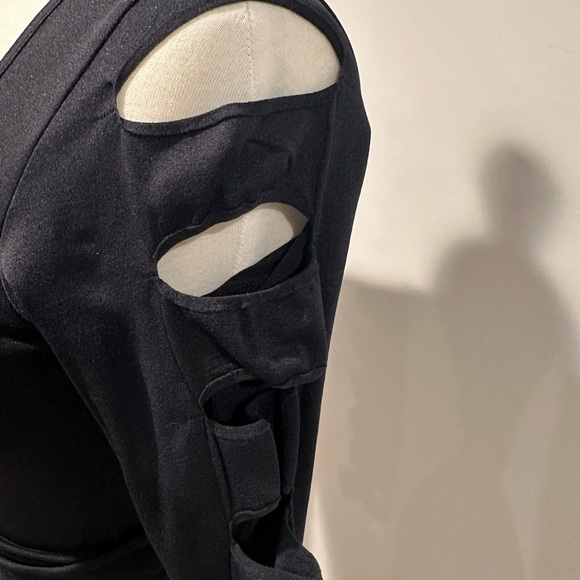 Venus Spandex Black Cut-Out Sleeve Top - Picture 4 of 4